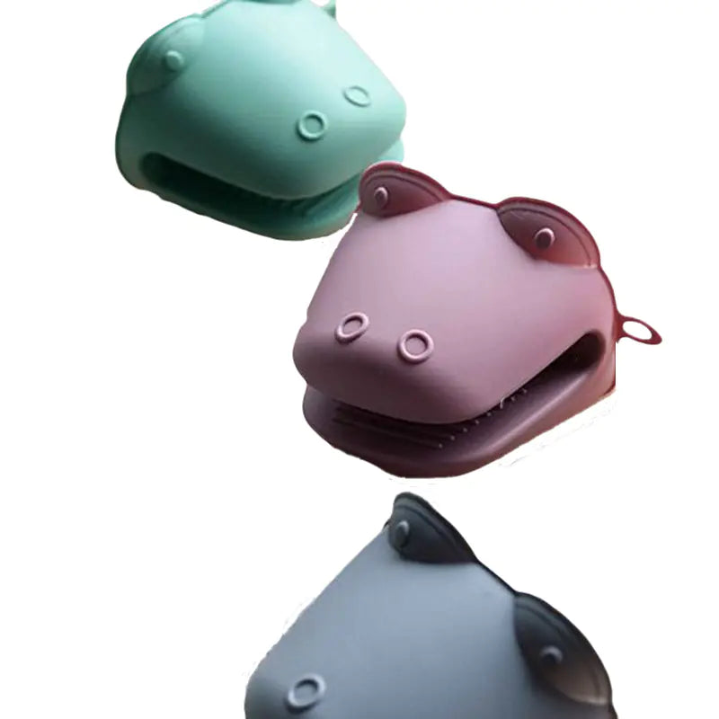 Thick Heat-Resistant Silicone Kitchen Tongs and Gloves